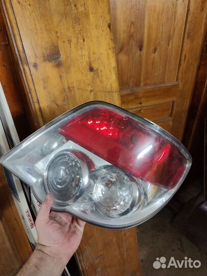 Задняя правая фара subaru Impreza gga