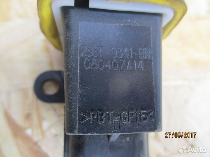 Выключатель топливного насоса Форд Фьюжн