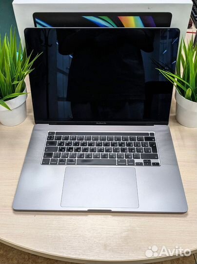 MacBook Pro 16” 2019, Core i7, 16/512GB идеал