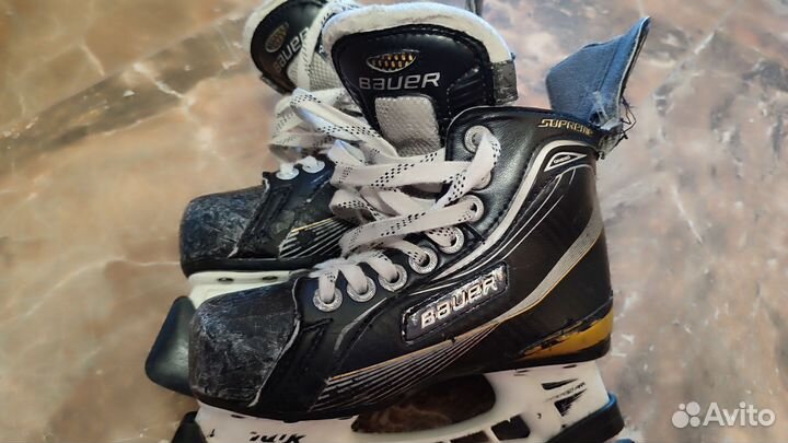 Коньки хоккейные