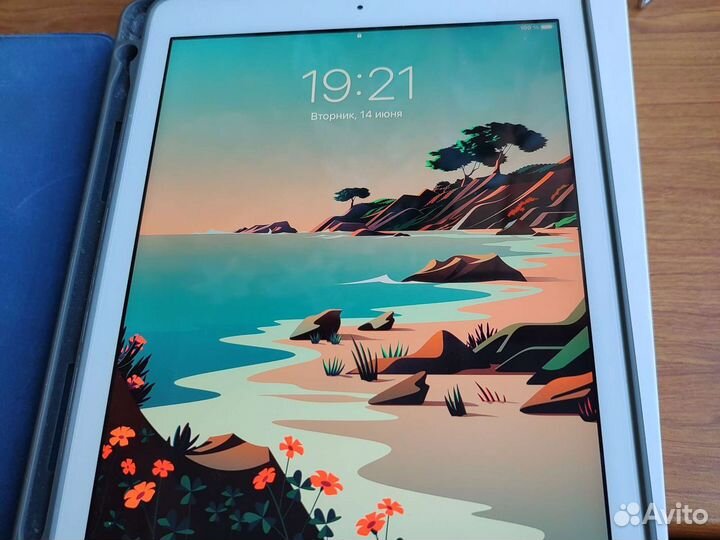 Планшет Apple iPad Wi-Fi 32GB Silver