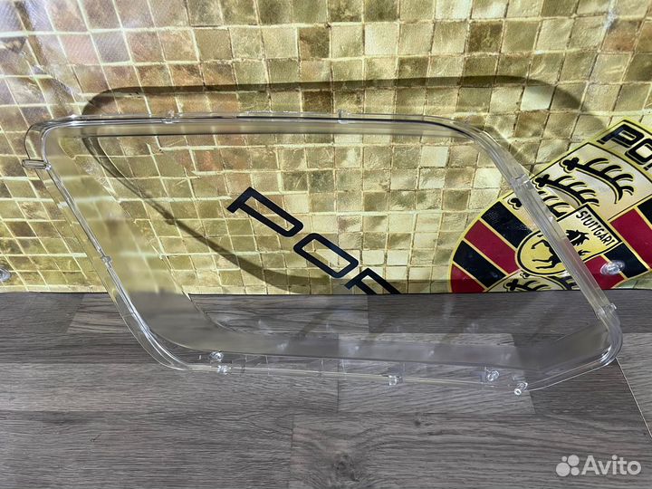 Стекло фары левой на Volkswagen Amarok 2010-2022