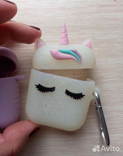 Чехлы на airpods