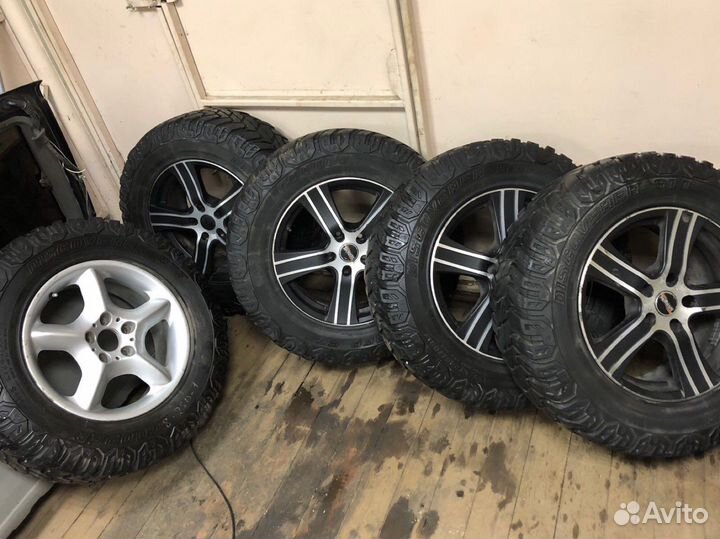 Cooper Discoverer STT 245/70 R17