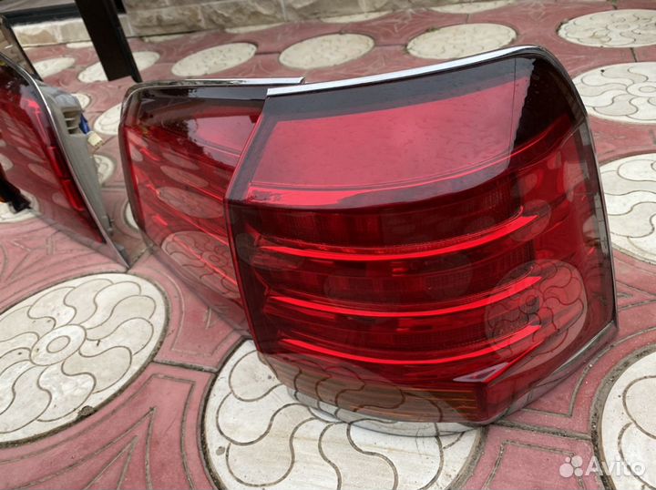 Lexus LX570 Задний фонарь