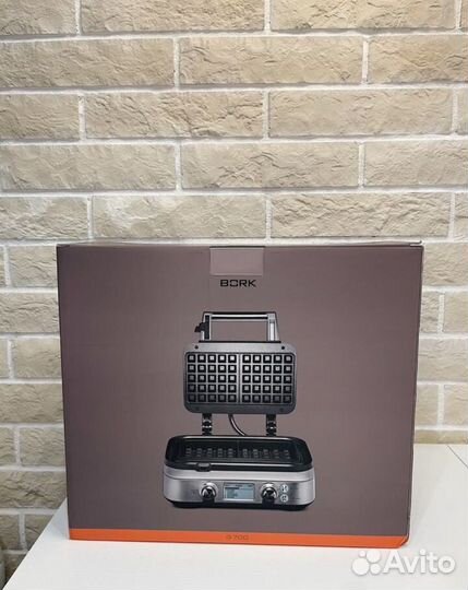 Вафельница Bork G700