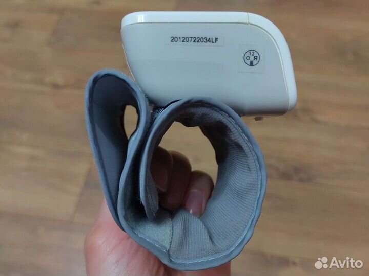 Тонометр на запястье omron