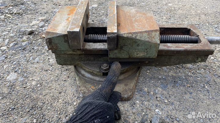 Тиски станочные 170(нужен небольшой ремонт)