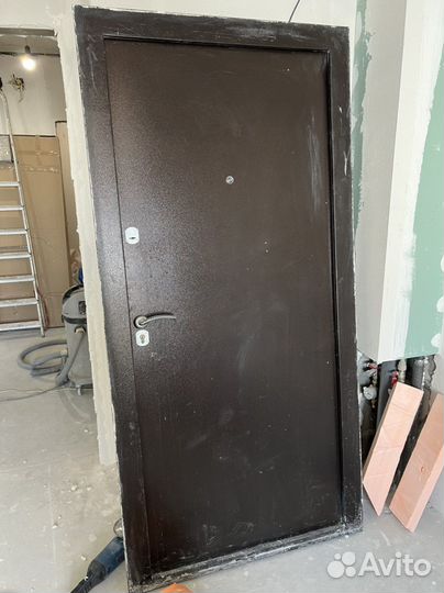 Дверь входная металлическая