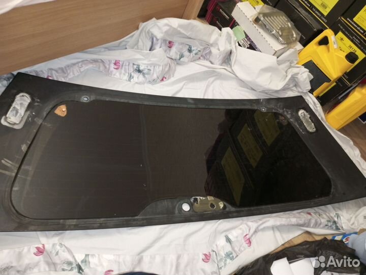 Заднее стекло Lincoln Navigator 2