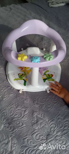 Сиденье для купания в ванной на присосках