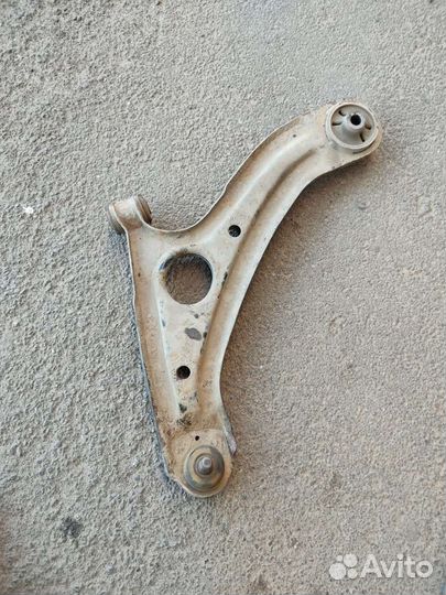 Рычаг левый на Hyundai getz
