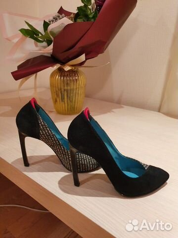 Туфли на высоком каблуке(брендовые)
