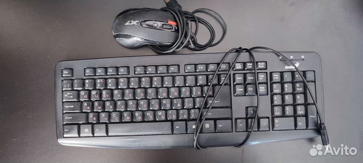 Клавиатура с компьютерной мышью
