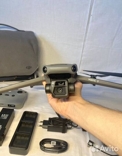 Квадрокоптер Dji Mavic 3 Fly More Combo