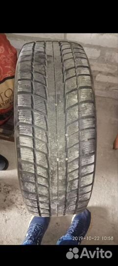 Triangle TR246 235/65 R17