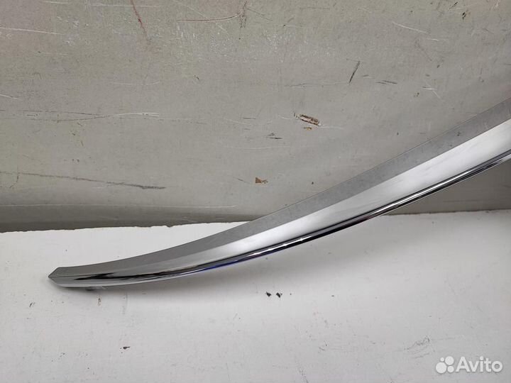 Молдинг бампера правый верхний mitsubishi pajero s
