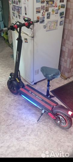 Электрический самокат с сиденьем