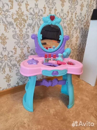 Туалетный столик с зеркалом детский