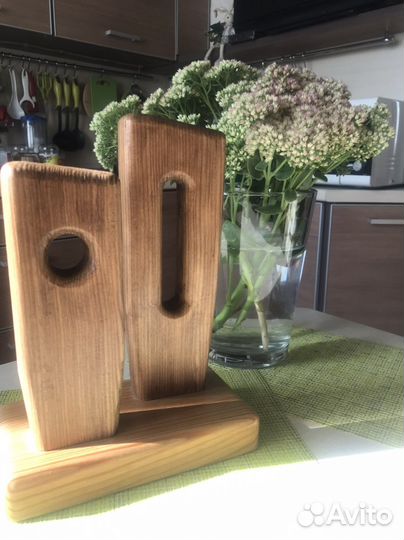 Деревянная статуэтка