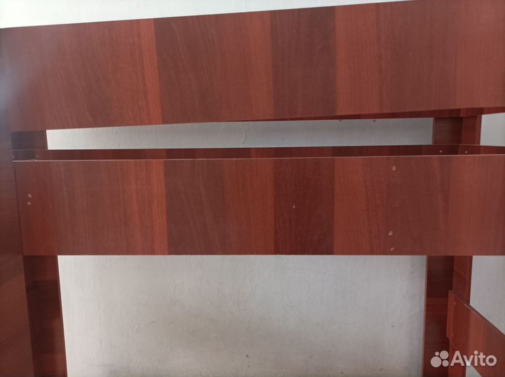 Двухъярусная кровать