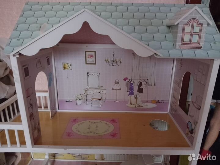 Большой кукольный домик