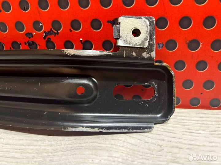 Кронштейн подрамника Mercedes-Benz S W222 2018