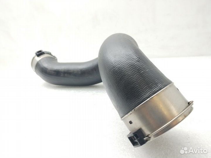 Патрубок интеркулера левый Mercedes-Benz C-Class