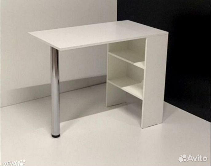 Стол маникюрный новый