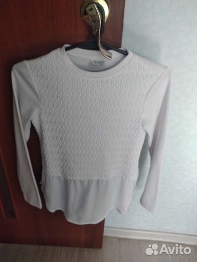 Блузка белая