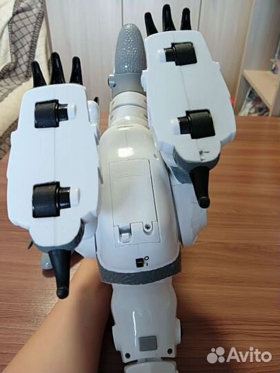 Динозавр робот