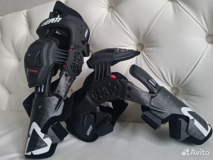 Haкoлeннuк Carbon Leatt Knee Brace C-Frame Карбон