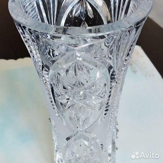Хрустальная ваза