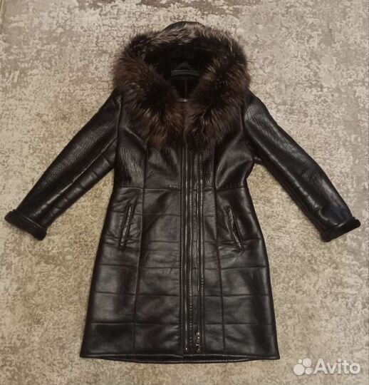 Дубленка женская с капюшоном