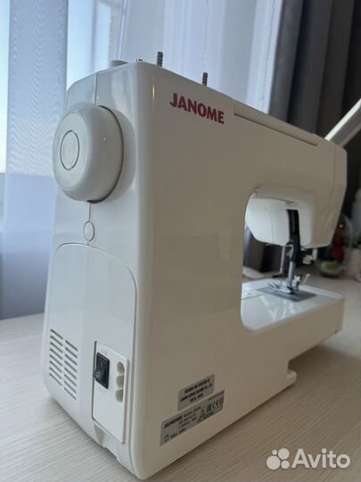 Швейная машина janome J925s