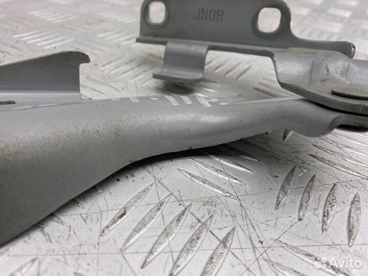 Б/У петля капота передний правый Nissan Teana J32