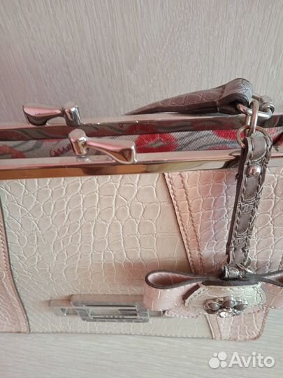 Сумка guess оригинал новая