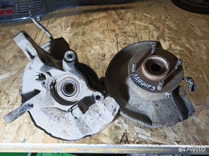 Поворотный кулак Mitsubishi Lancer 9 2005-2010