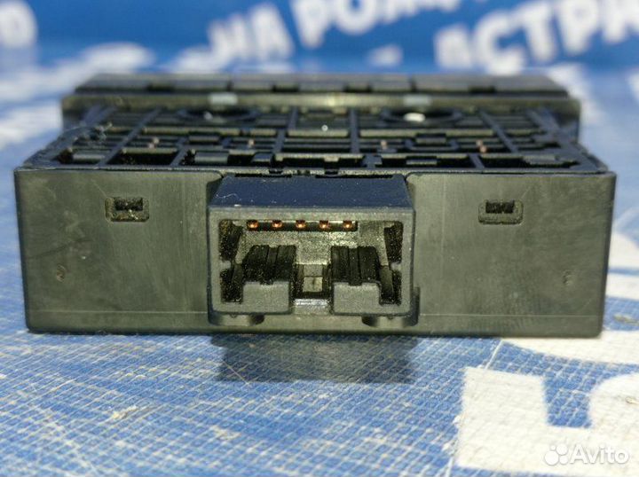 Блок кнопок Nissan X-Trail T30 внедорожник 2005