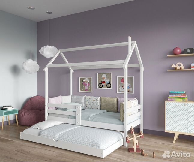 Детская кровать домик из массива