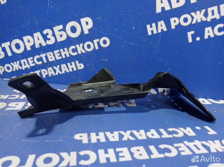 Кронштейн подножки Volkswagen Jetta 6 седан CAX