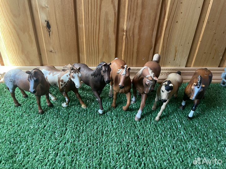 Коллекционные фигурки лошадей schleich