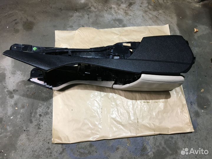 Центральный тунель (подлокотник ) BMW 5 F10