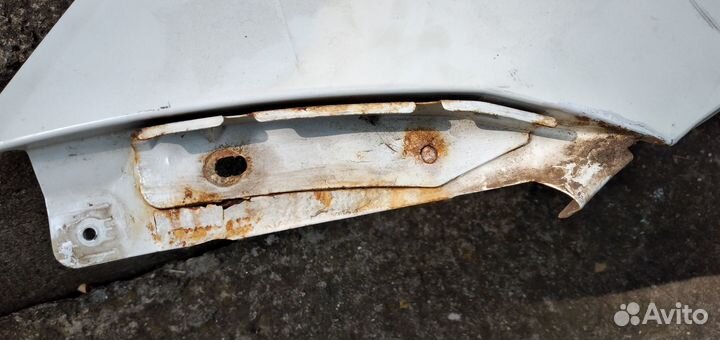 Крыло переднее левое на LADA granta