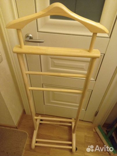 Вешалка костюмная