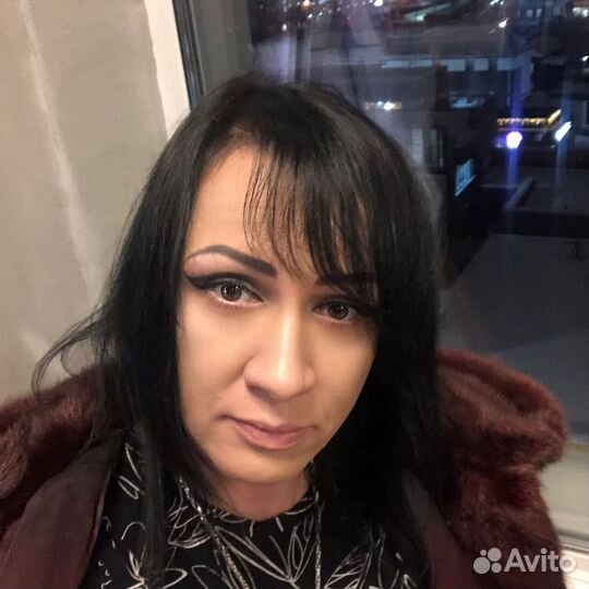 Продавцом-консультантом