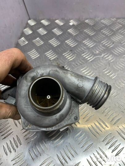 Водяная помпа BMW 5 E60/E61 2006 7586924