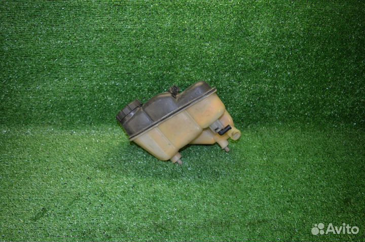 Расширительный бачок Mercedes w211 3.2