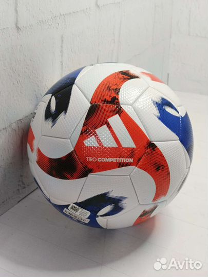 Футбольный мяч