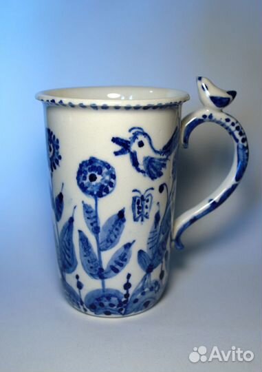 Высокий стаканчик из фарфора